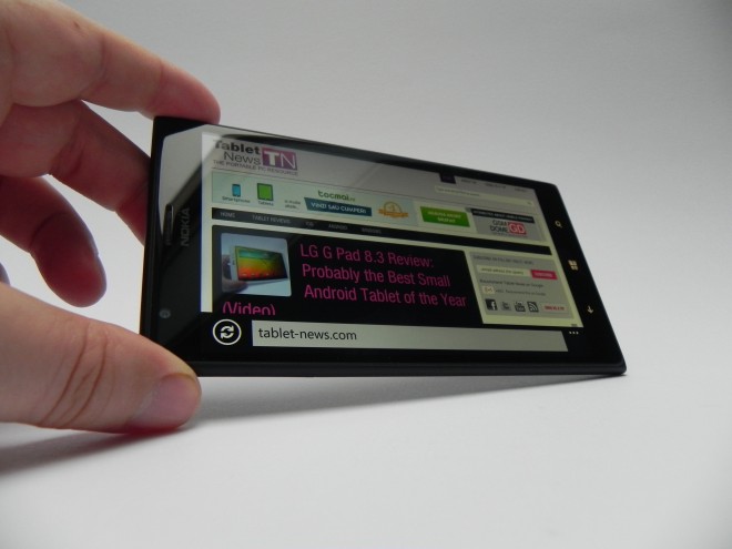 Nokia-Lumia-1520-review-tablet-news-com_08