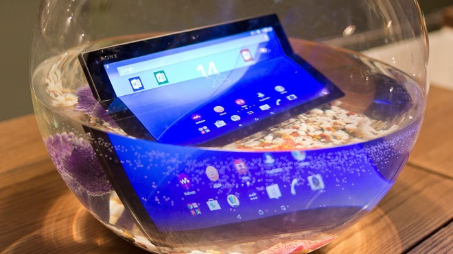 Sony_Xperia_Z4_Tablet_in_water