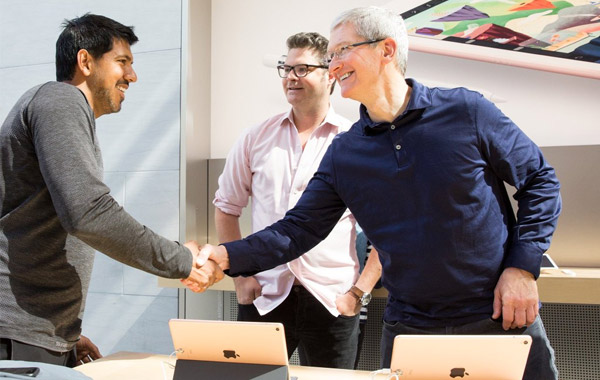 Apple-Tim-Cook-iPhone-SE-iPad-Pro-launch