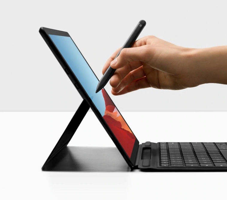 Microsoft Surface Pro X هو جهاز لوحي Surface معاد تصميمه ومعالج Snapdragon 14