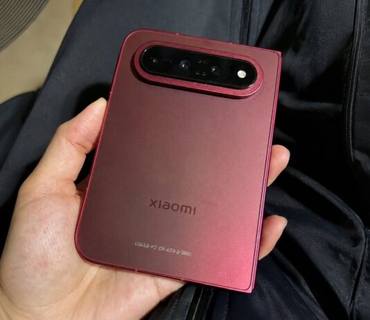 Xiaomi 18 Fold foldable phone