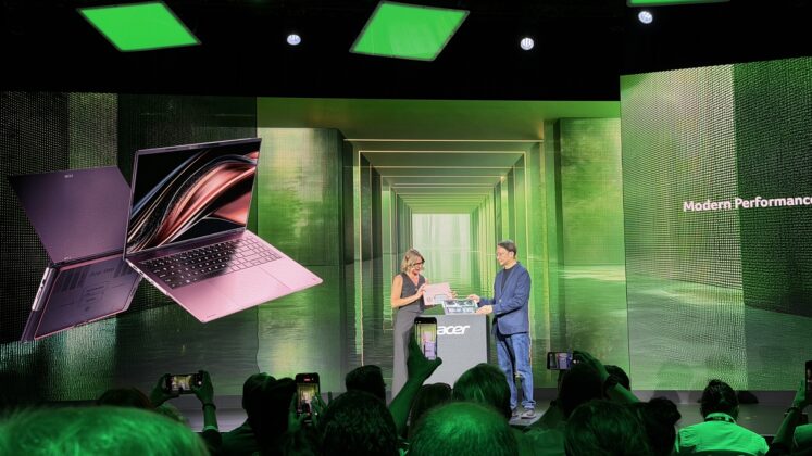 Acer&rsquo;s DualPlay Mini Concept Points to a More Flexible Gaming Handheld