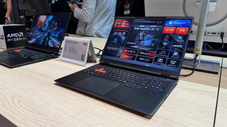 Acer&rsquo;s DualPlay Mini Concept Points to a More Flexible Gaming Handheld