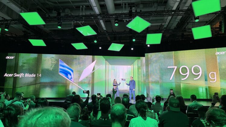 Acer&rsquo;s DualPlay Mini Concept Points to a More Flexible Gaming Handheld