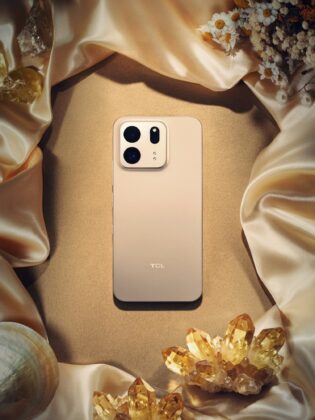 TCL&rsquo;s P80 Phones Put an E-Reader-Style Mode on AMOLED, With U.S. Availability Still Ahead