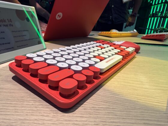 Packard Bell&rsquo;s Return Puts a Lightweight DotBook Laptop at the Center of a Wider Gadget Line