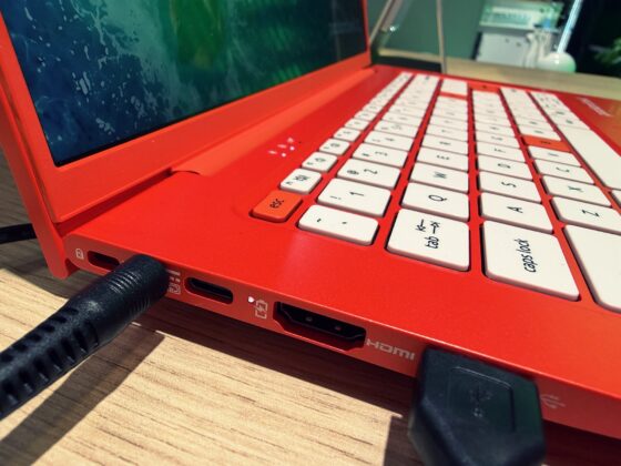 Packard Bell&rsquo;s Return Puts a Lightweight DotBook Laptop at the Center of a Wider Gadget Line