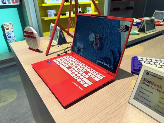 Packard Bell&rsquo;s Return Puts a Lightweight DotBook Laptop at the Center of a Wider Gadget Line