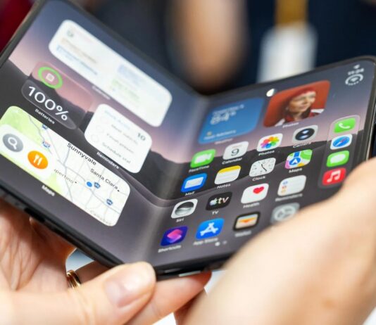 Apple’s Ultra-Thin iPhone Duo May Not Get Face ID and Telephoto Until a Third Generation