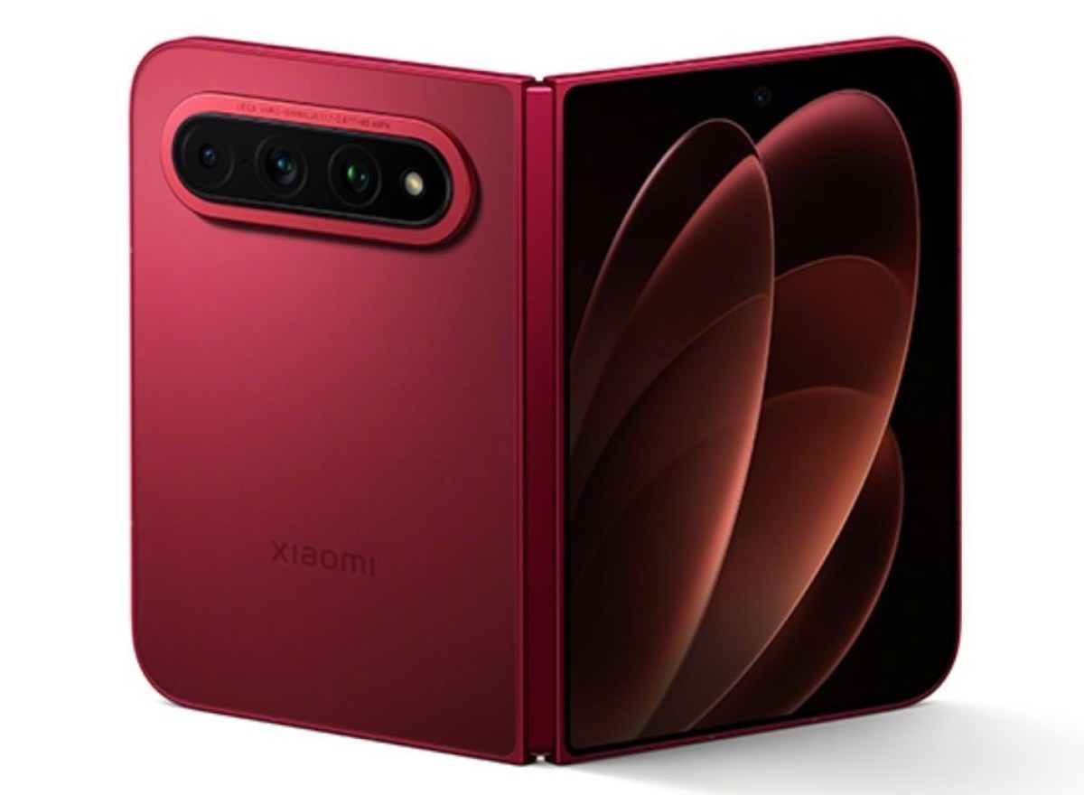 Official image of the Xiaomi 18 Fold foldable phone.