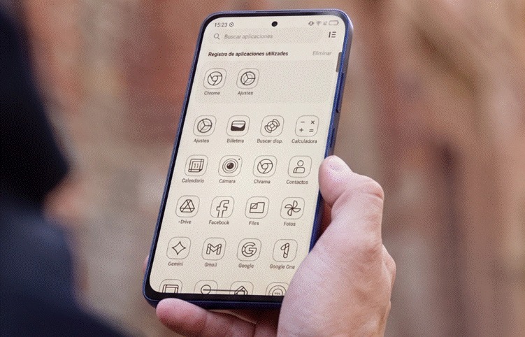 TCL’s P80 Phones Put an E-Reader-Style Mode on AMOLED, With U.S. Availability Still Ahead
