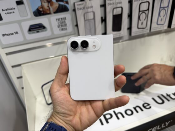 Rear camera area on Celly&rsquo;s rumored foldable iPhone mockup