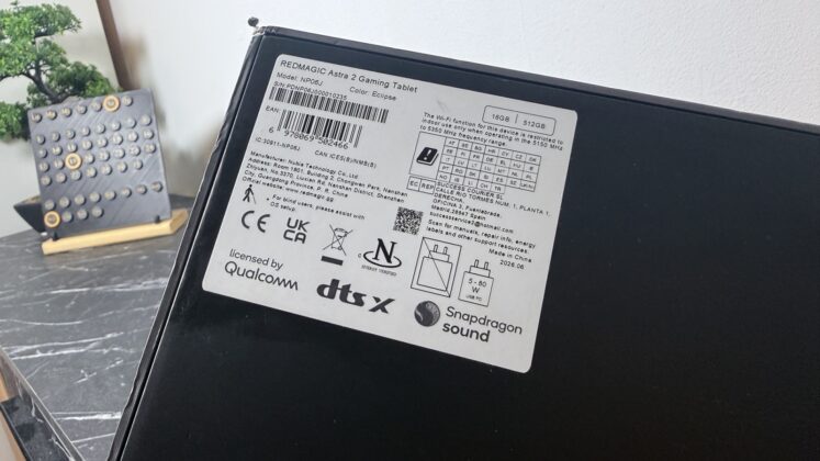 REDMAGIC Astra 2 thin metal-and-glass tablet design