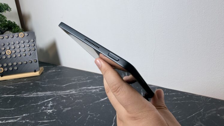 REDMAGIC Astra 2 gaming tablet detail