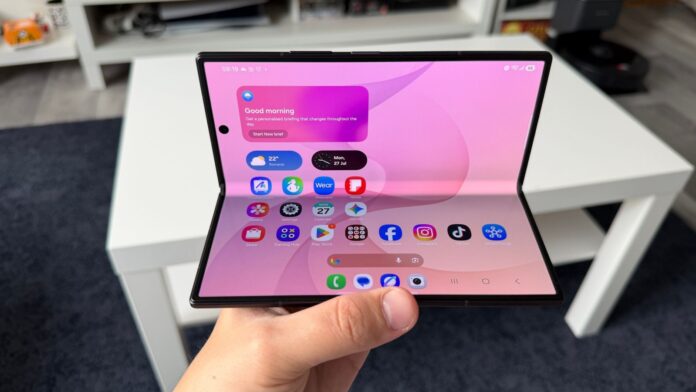 Galaxy Z Fold8 Sales Rise in South Korea After Apple Unveils iPhone Duo