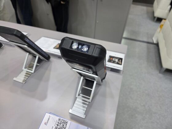 FOSSiBOT mobile hardware display