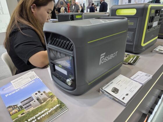FOSSiBOT portable power station