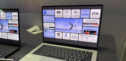 ASUS ExpertBook A7 Pairs a 10.3mm Design With a 3K OLED Screen and Business Security ASUS ExpertBook A7 14-inch business laptop