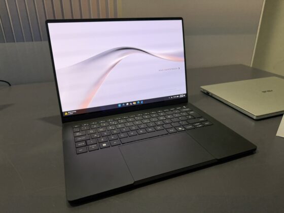 ASUS ExpertBook A7 Pairs a 10.3mm Design With a 3K OLED Screen and Business Security