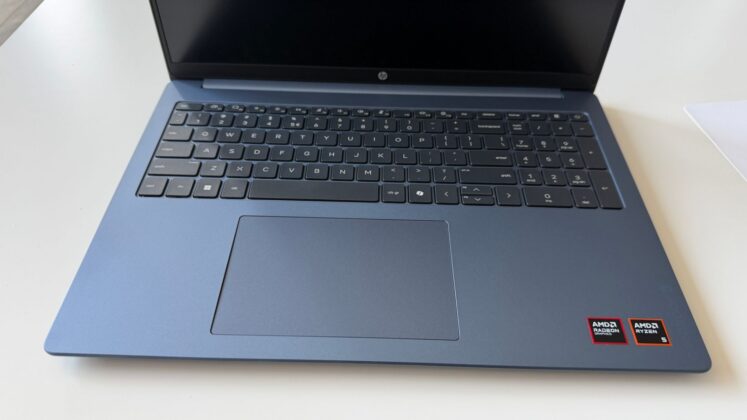 HP OmniBook 3 Review: A Large-Screen Work Laptop That Stays Manageable on the Move