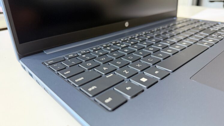 HP OmniBook 3 Review: A Large-Screen Work Laptop That Stays Manageable on the Move
