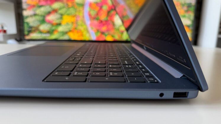 HP OmniBook 3 Review: A Large-Screen Work Laptop That Stays Manageable on the Move