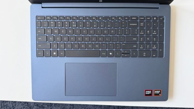 HP OmniBook 3 Review: A Large-Screen Work Laptop That Stays Manageable on the Move