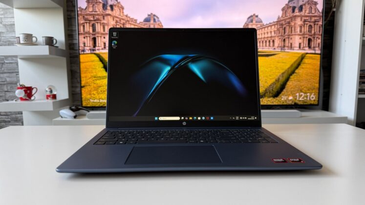 HP OmniBook 3 Review: A Large-Screen Work Laptop That Stays Manageable on the Move