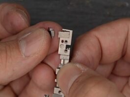 Broken iPhone Duo Hinge Part Offers a New Clue to Inner-Screen Cracks Broken iPhone Duo Hinge Part Offers a New Clue to Inner-Screen Cracks