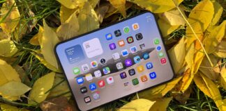 Apple Acknowledges iPhone Duo Inner-Display Issue, Says Affected Units Can Be Replaced Apple Acknowledges iPhone Duo Inner-Display Issue, Says Affected Units Can Be Replaced